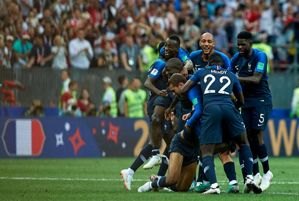 首发阵容的 首发阵容的