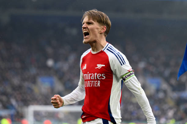 他不仅以 他不仅以